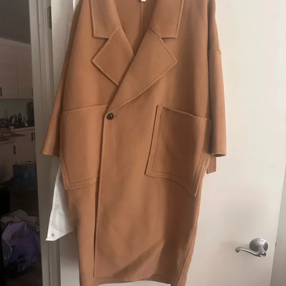 Elegant Tan Women's Overcoat - Picture 6 of 7
